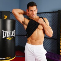 Muscled boy Ricky Decker - Picture 2