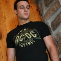 Kevin Keyes shows cock - Picture 9