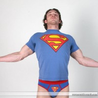 Clark Kent shows his perfect body - Picture 7