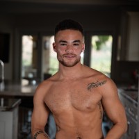 Leave Me Alone - Picture 2