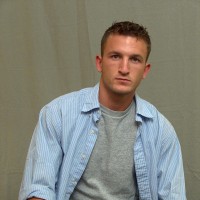 Paul posing naked - Picture 1