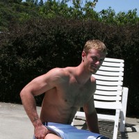 Muscle man Kyle naked - Picture 6