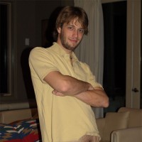 Josh posing naked - Picture 12