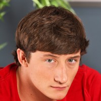Lance Alexander strokes his cock - Picture 1