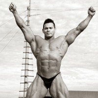 Tito Ortiz outdoors - Picture 7