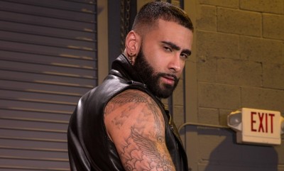 Beards, Bulges & Ballsacks!