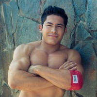 Louis Lee strokes dick - Picture 2