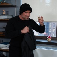 Sitting on the Burglar - Picture 11