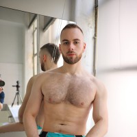 Max Miller soaping up - Picture 7