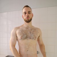 Max Miller soaping up - Picture 13