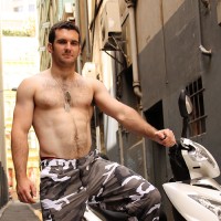 Josh Harris posing - Picture 3