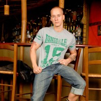 Tattoo Junior strokes his dick - Picture 2