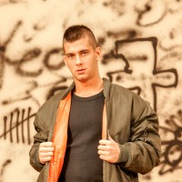 Santos posing - Picture 2