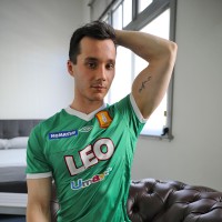 Ren Williams stripped down - Picture 2