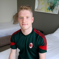 Jake Jensen's hot strip tease - Picture 1