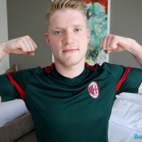 Jake Jensen's hot strip tease - Picture 14