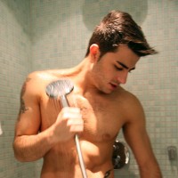 Post gym shower with Harry - Picture 8