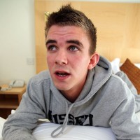 Luke Piper wanks on camera - Picture 2