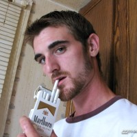 Duke smokes - Picture 1