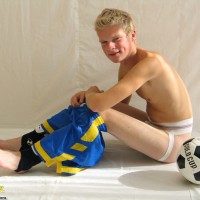 Boyish blond twink Lukas - Picture 11