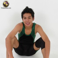 Samir strips out of his wrestling singlet - Picture 10