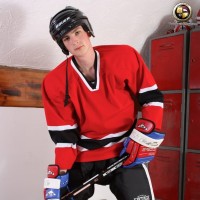 Caspar strips after the hockey game - Picture 15