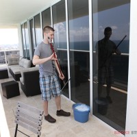Josh jerks off - Picture 1