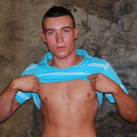 Declan Ashe posing naked - Picture 2