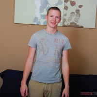 CJ shows his ass - Picture 1