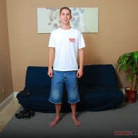 Sam posing nude - Picture 4