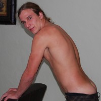 Dustin Randal shows his cock - Picture 1