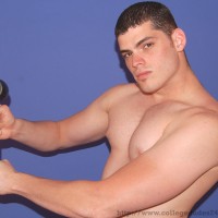 Latino muscle stud posing nude - Picture 4
