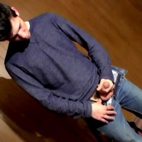 Coope Rreeves pissing - Picture 2