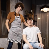 Under the barber's cape - Picture 5