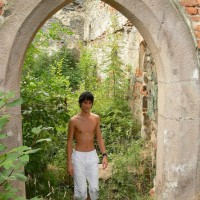 Aaron strips down - Picture 6