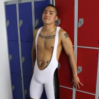 Yoshi Jawasaki strokes his cock - Picture 2