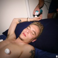 Young college boys - Picture 5