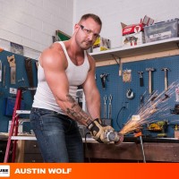 Austin Wolf fucks Derek Bolt - Picture 1