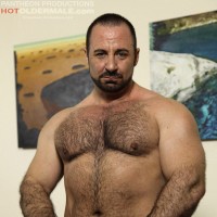 Rocky Labarre Rubs His Meat - Picture 1