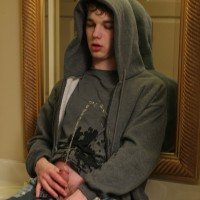Kenny Crusoe Pisses His Jeans - Picture 6