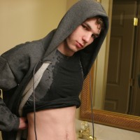 Kenny Crusoe Pisses His Jeans - Picture 20