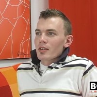 Garrett Emerson plays with his hard cock - Picture 2