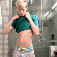 Tyler Thayer jerks off - Picture 1