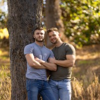 Devy & Deacon - Picture 1