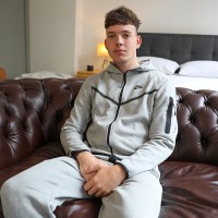 Liam Taylor stripped down - Picture 10