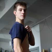 Hung Aussie skater - Picture 9