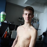 Hung Aussie skater - Picture 13