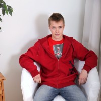 Sweet smiling boy - Picture 1