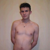 Posing naked - Picture 2