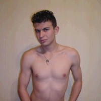 Posing naked - Picture 18